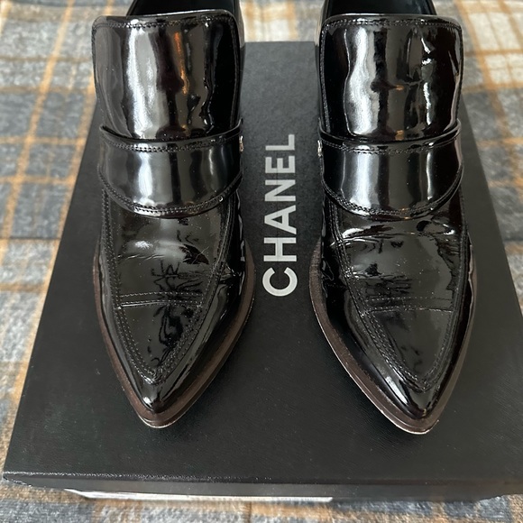 Chanel Black Patient Shoe - Picture 4 of 10